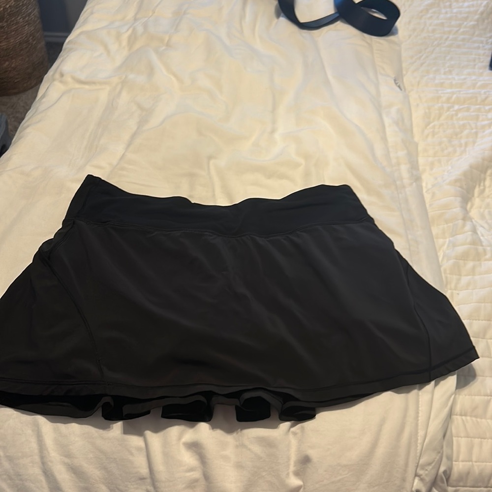 Lululemon circuit breaker black tennis skort skirt pleated 6 regular